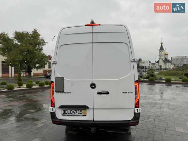 Белый Мерседес Sprinter, объемом двигателя 2.14 л и пробегом 256 тыс. км за 29992 $, фото 12 на Automoto.ua