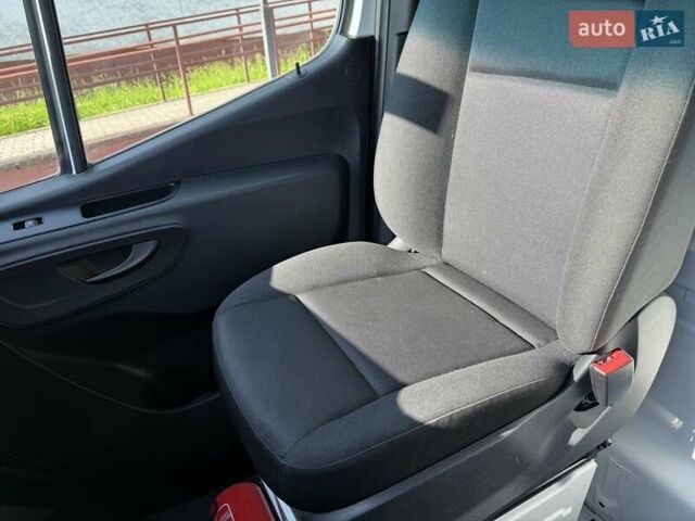 Білий Мерседес Sprinter, об'ємом двигуна 2.1 л та пробігом 186 тис. км за 32000 $, фото 51 на Automoto.ua