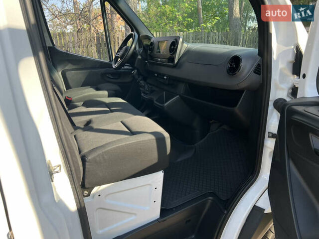 Белый Мерседес Sprinter, объемом двигателя 2.2 л и пробегом 371 тыс. км за 22300 $, фото 128 на Automoto.ua