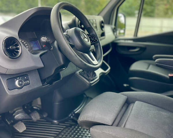 Белый Мерседес Sprinter, объемом двигателя 2.2 л и пробегом 257 тыс. км за 26000 $, фото 39 на Automoto.ua