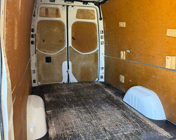 Белый Мерседес Sprinter, объемом двигателя 2.2 л и пробегом 301 тыс. км за 35500 $, фото 16 на Automoto.ua