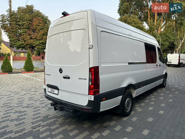 Белый Мерседес Sprinter, объемом двигателя 3 л и пробегом 336 тыс. км за 46329 $, фото 7 на Automoto.ua