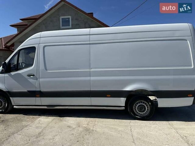 Белый Мерседес Sprinter, объемом двигателя 2.2 л и пробегом 246 тыс. км за 25900 $, фото 4 на Automoto.ua
