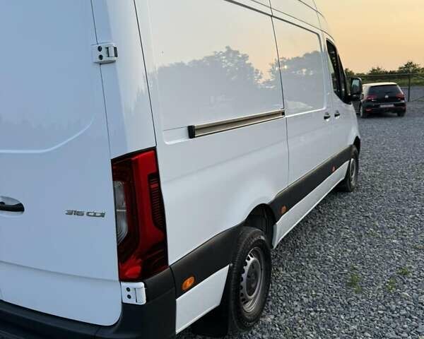 Белый Мерседес Sprinter, объемом двигателя 2.14 л и пробегом 294 тыс. км за 23599 $, фото 18 на Automoto.ua