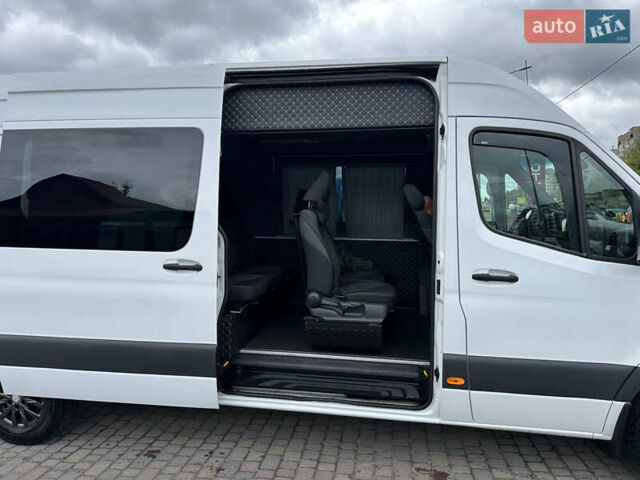 Белый Мерседес Sprinter, объемом двигателя 2.14 л и пробегом 560 тыс. км за 36500 $, фото 6 на Automoto.ua