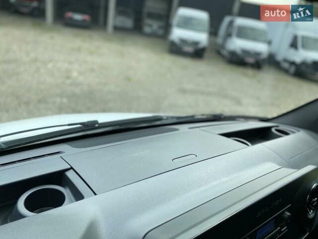 Белый Мерседес Sprinter, объемом двигателя 2.2 л и пробегом 156 тыс. км за 23850 $, фото 50 на Automoto.ua