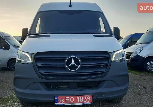 Белый Мерседес Sprinter, объемом двигателя 2.14 л и пробегом 330 тыс. км за 25000 $, фото 6 на Automoto.ua