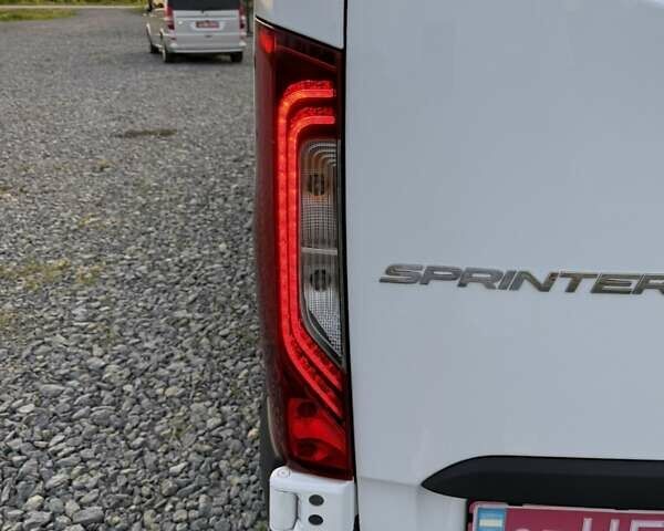 Белый Мерседес Sprinter, объемом двигателя 2.14 л и пробегом 294 тыс. км за 23599 $, фото 16 на Automoto.ua