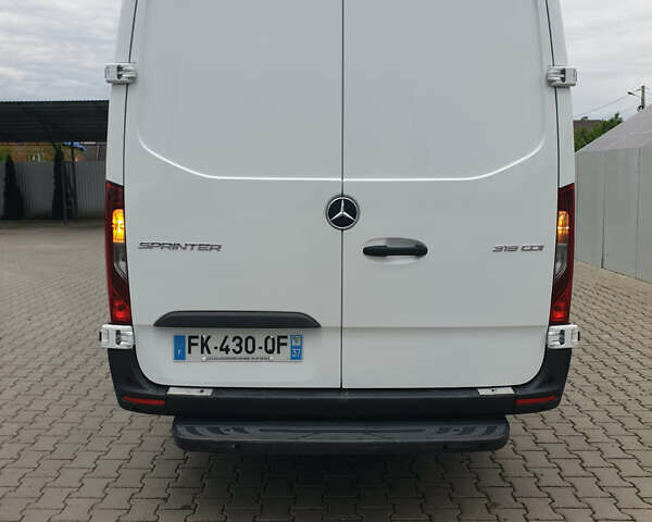 Белый Мерседес Sprinter, объемом двигателя 0 л и пробегом 334 тыс. км за 47793 $, фото 10 на Automoto.ua