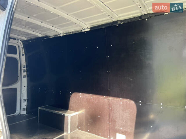 Белый Мерседес Sprinter, объемом двигателя 2.2 л и пробегом 371 тыс. км за 22300 $, фото 74 на Automoto.ua
