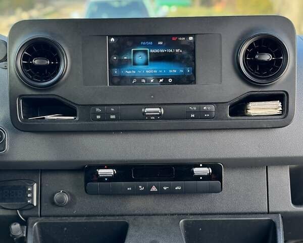 Белый Мерседес Sprinter, объемом двигателя 2.14 л и пробегом 215 тыс. км за 30000 $, фото 14 на Automoto.ua