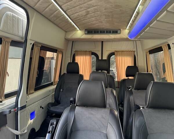 Белый Мерседес Sprinter, объемом двигателя 2.14 л и пробегом 215 тыс. км за 30000 $, фото 36 на Automoto.ua