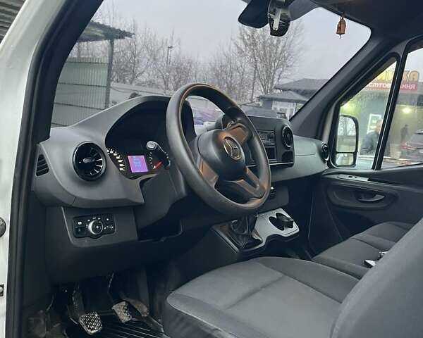 Белый Мерседес Sprinter, объемом двигателя 2.14 л и пробегом 266 тыс. км за 23300 $, фото 7 на Automoto.ua