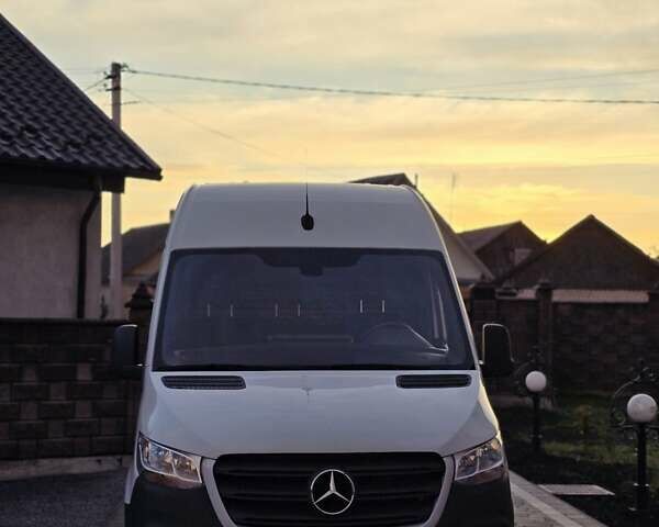 Білий Мерседес Sprinter, об'ємом двигуна 2.14 л та пробігом 131 тис. км за 21422 $, фото 1 на Automoto.ua