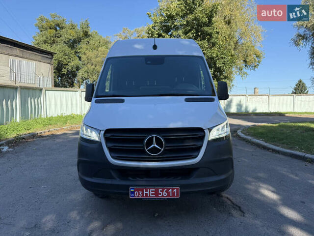 Белый Мерседес Sprinter, объемом двигателя 2.2 л и пробегом 270 тыс. км за 34900 $, фото 2 на Automoto.ua