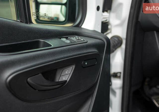 Белый Мерседес Sprinter, объемом двигателя 2.9 л и пробегом 180 тыс. км за 52500 $, фото 11 на Automoto.ua