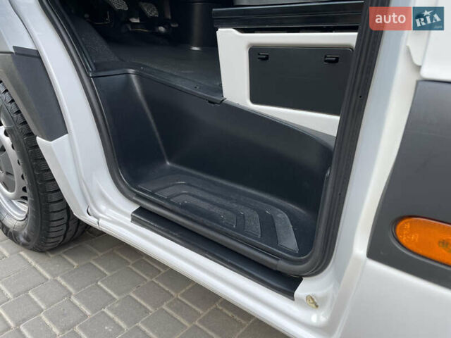 Білий Мерседес Sprinter, об'ємом двигуна 2.2 л та пробігом 280 тис. км за 23700 $, фото 26 на Automoto.ua