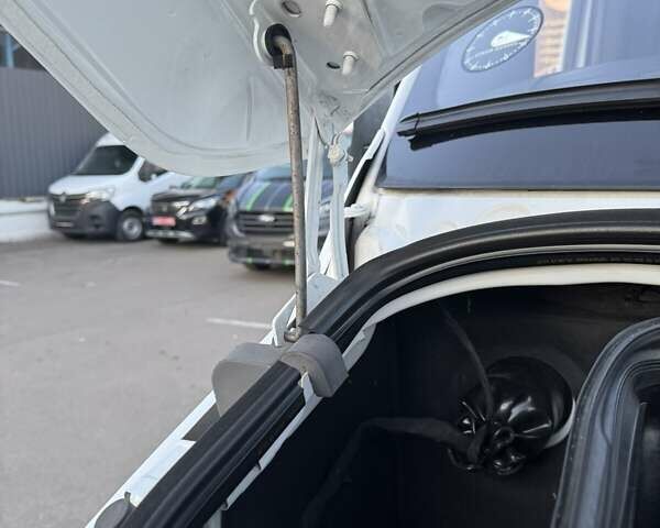 Белый Мерседес Sprinter, объемом двигателя 2.2 л и пробегом 180 тыс. км за 27900 $, фото 29 на Automoto.ua