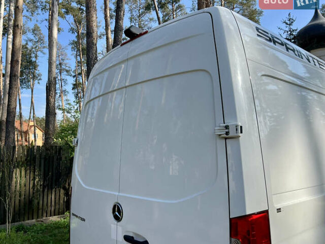 Белый Мерседес Sprinter, объемом двигателя 2.2 л и пробегом 371 тыс. км за 22300 $, фото 26 на Automoto.ua