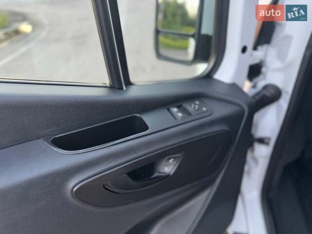 Белый Мерседес Sprinter, объемом двигателя 2.14 л и пробегом 261 тыс. км за 25800 $, фото 23 на Automoto.ua