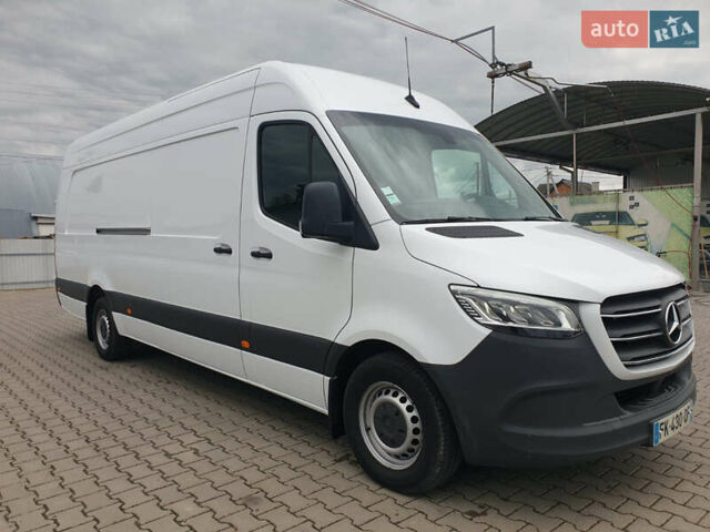 Белый Мерседес Sprinter, объемом двигателя 0 л и пробегом 334 тыс. км за 47793 $, фото 3 на Automoto.ua