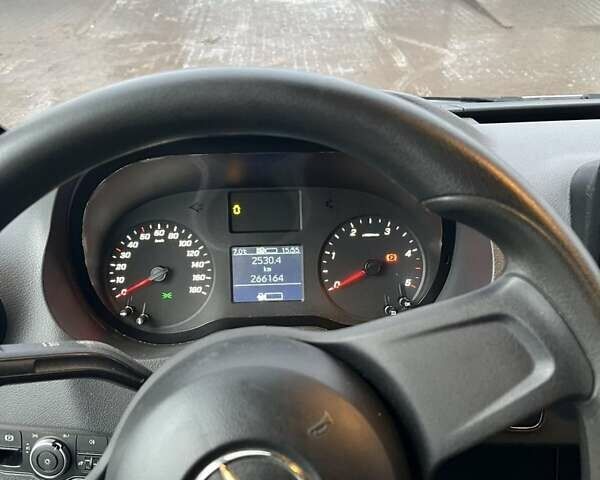 Белый Мерседес Sprinter, объемом двигателя 2.14 л и пробегом 266 тыс. км за 23300 $, фото 9 на Automoto.ua