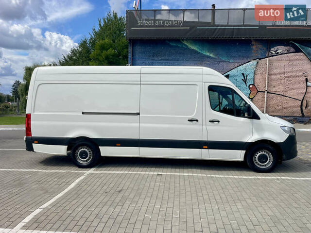 Белый Мерседес Sprinter, объемом двигателя 2.2 л и пробегом 257 тыс. км за 26000 $, фото 4 на Automoto.ua