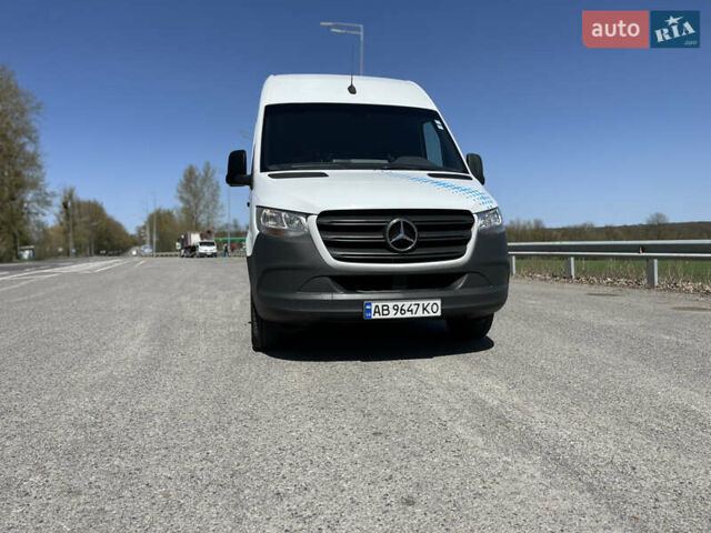 Белый Мерседес Sprinter, объемом двигателя 2.14 л и пробегом 280 тыс. км за 24800 $, фото 3 на Automoto.ua