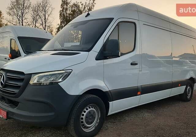 Белый Мерседес Sprinter, объемом двигателя 2.14 л и пробегом 330 тыс. км за 25000 $, фото 1 на Automoto.ua