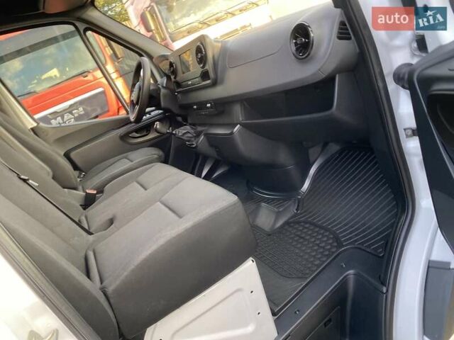 Белый Мерседес Sprinter, объемом двигателя 2.2 л и пробегом 165 тыс. км за 23350 $, фото 30 на Automoto.ua
