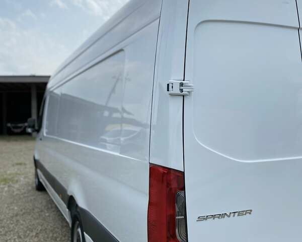 Белый Мерседес Sprinter, объемом двигателя 2.2 л и пробегом 156 тыс. км за 23850 $, фото 33 на Automoto.ua