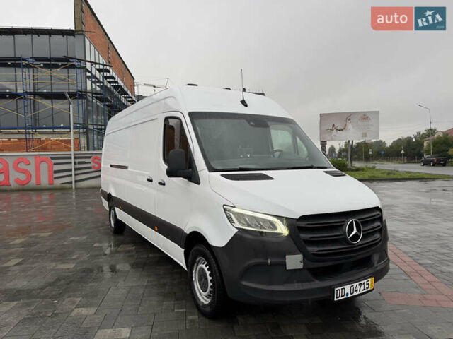Белый Мерседес Sprinter, объемом двигателя 2.14 л и пробегом 256 тыс. км за 29992 $, фото 2 на Automoto.ua