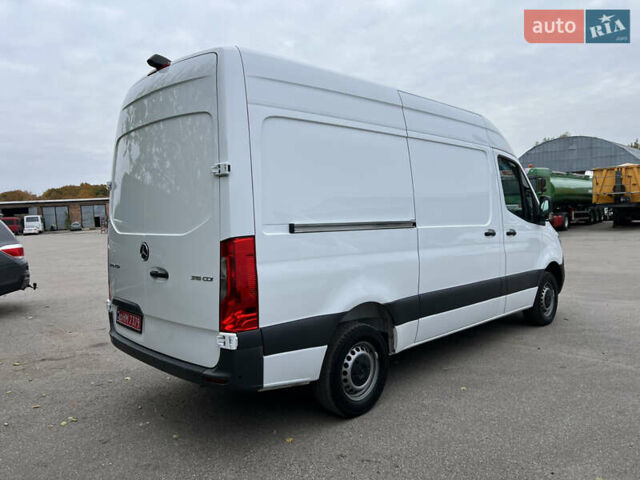 Белый Мерседес Sprinter, объемом двигателя 2.2 л и пробегом 237 тыс. км за 23900 $, фото 4 на Automoto.ua