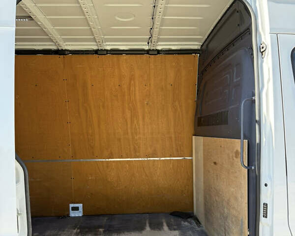 Белый Мерседес Sprinter, объемом двигателя 2.2 л и пробегом 301 тыс. км за 35500 $, фото 18 на Automoto.ua
