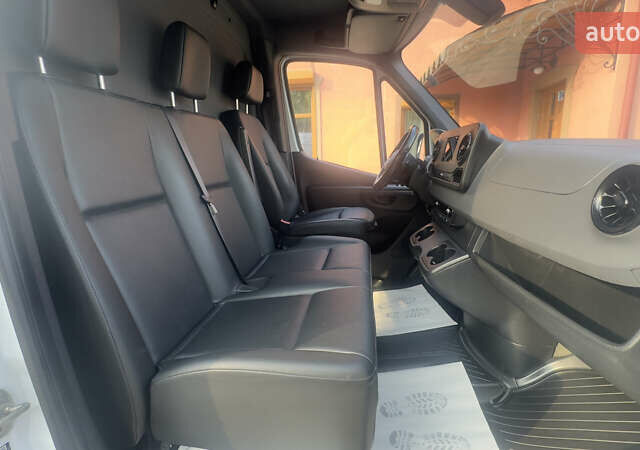 Белый Мерседес Sprinter, объемом двигателя 2.14 л и пробегом 280 тыс. км за 30027 $, фото 61 на Automoto.ua