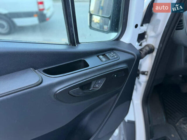 Белый Мерседес Sprinter, объемом двигателя 3 л и пробегом 183 тыс. км за 46623 $, фото 10 на Automoto.ua