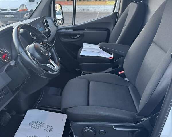 Белый Мерседес Sprinter, объемом двигателя 2.2 л и пробегом 180 тыс. км за 27900 $, фото 38 на Automoto.ua