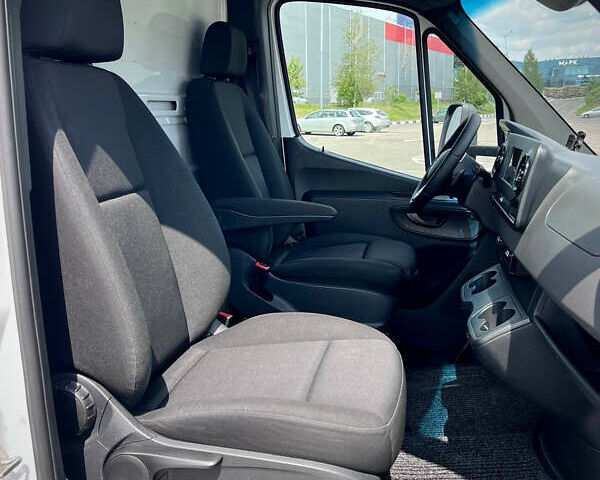 Белый Мерседес Sprinter, объемом двигателя 2.2 л и пробегом 239 тыс. км за 32900 $, фото 21 на Automoto.ua