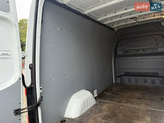 Белый Мерседес Sprinter, объемом двигателя 2.14 л и пробегом 282 тыс. км за 23543 $, фото 8 на Automoto.ua