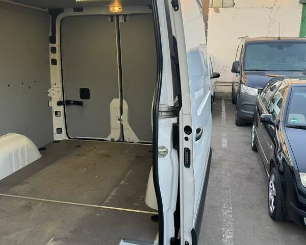 Белый Мерседес Sprinter, объемом двигателя 2.2 л и пробегом 180 тыс. км за 27900 $, фото 26 на Automoto.ua