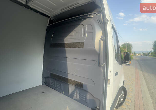 Белый Мерседес Sprinter, объемом двигателя 2.14 л и пробегом 280 тыс. км за 30027 $, фото 57 на Automoto.ua