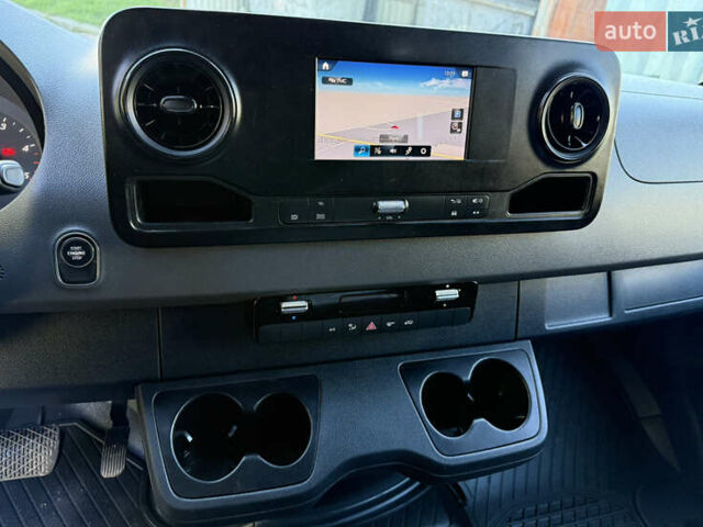 Белый Мерседес Sprinter, объемом двигателя 2.2 л и пробегом 270 тыс. км за 34900 $, фото 11 на Automoto.ua