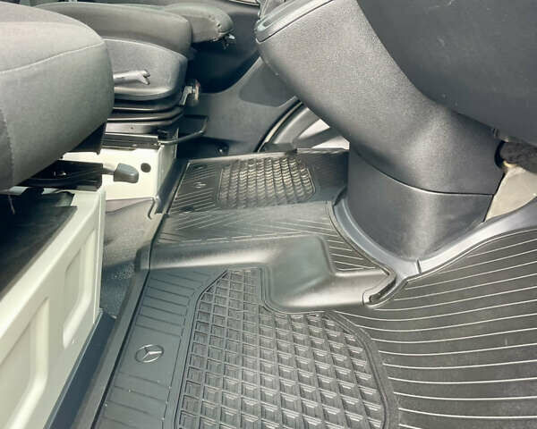 Белый Мерседес Sprinter, объемом двигателя 2.2 л и пробегом 155 тыс. км за 26500 $, фото 55 на Automoto.ua