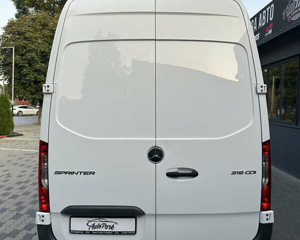 Белый Мерседес Sprinter, объемом двигателя 3 л и пробегом 336 тыс. км за 46329 $, фото 6 на Automoto.ua