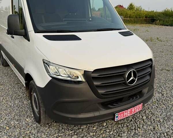 Белый Мерседес Sprinter, объемом двигателя 2.14 л и пробегом 294 тыс. км за 23599 $, фото 15 на Automoto.ua