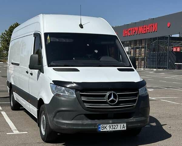 Белый Мерседес Sprinter, объемом двигателя 2.14 л и пробегом 405 тыс. км за 24000 $, фото 2 на Automoto.ua