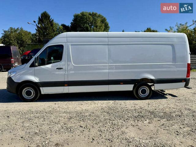 Белый Мерседес Sprinter, объемом двигателя 2.2 л и пробегом 301 тыс. км за 35500 $, фото 3 на Automoto.ua