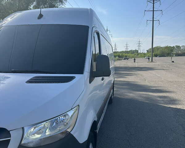 Белый Мерседес Sprinter, объемом двигателя 2.14 л и пробегом 306 тыс. км за 28700 $, фото 12 на Automoto.ua