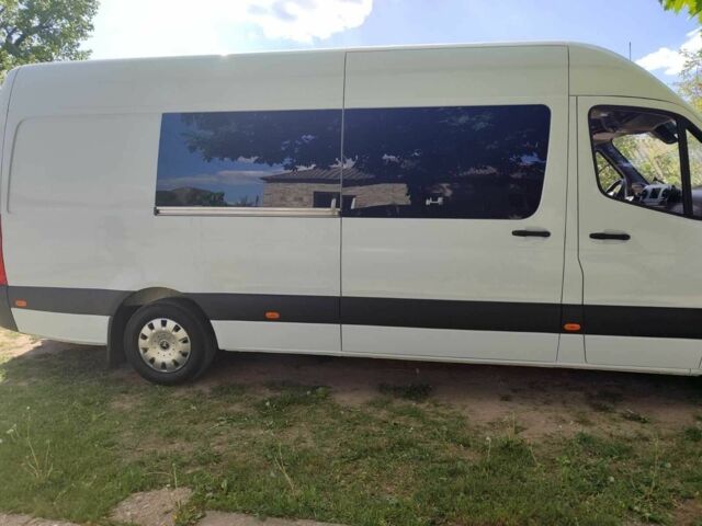 Белый Мерседес Sprinter, объемом двигателя 0.22 л и пробегом 193 тыс. км за 45000 $, фото 4 на Automoto.ua