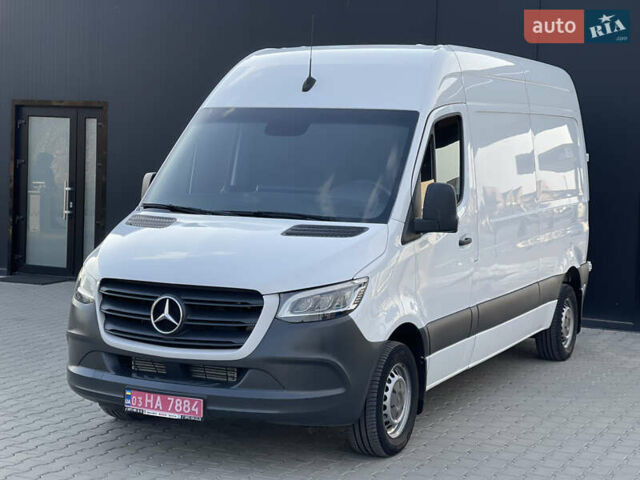 Белый Мерседес Sprinter, объемом двигателя 2.2 л и пробегом 45 тыс. км за 27800 $, фото 1 на Automoto.ua